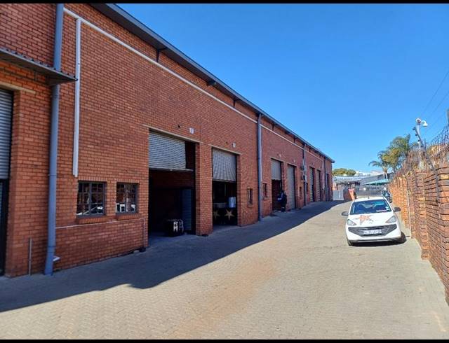 INDUSTRIAL PROPERTY TO RENT IN HENNOPSPARK